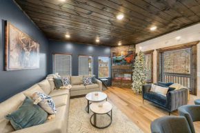 Grand Luxury Retreat Indoor Pool, Hot Tub, Game Room, King Beds More